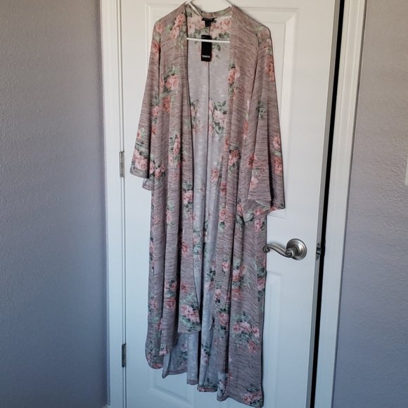 NWT torrid floral duster - Picture 6 of 7